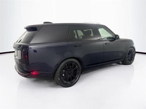 2026 Land Rover Range Rover P400 SE 7 Seat
