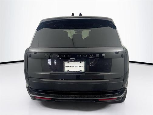 2026 Land Rover Range Rover P400 SE