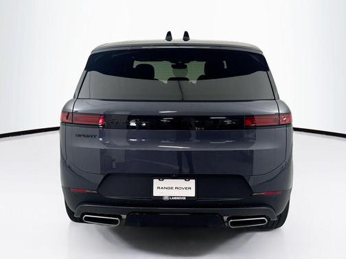 2026 Land Rover Range Rover Sport SE