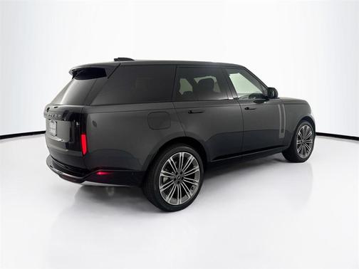 2025 Land Rover Range Rover P400 SE