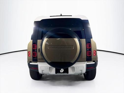 2025 Land Rover Defender 110 P300