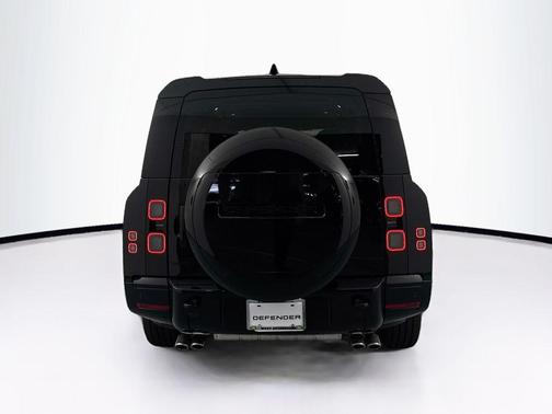 2026 Land Rover Defender V8