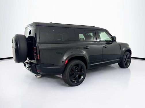 2026 Land Rover Defender V8