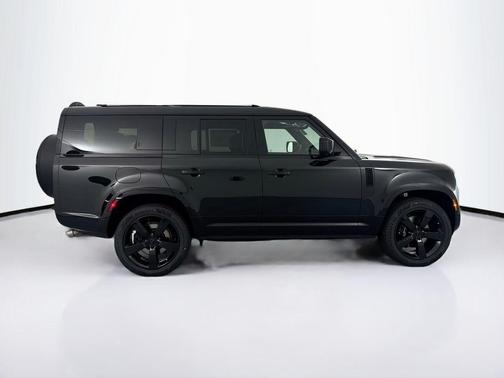 2026 Land Rover Defender V8