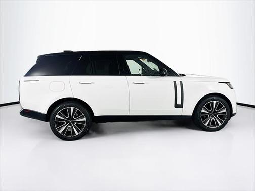 2025 Land Rover Range Rover P550e SE