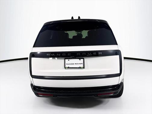 2025 Land Rover Range Rover P550e SE