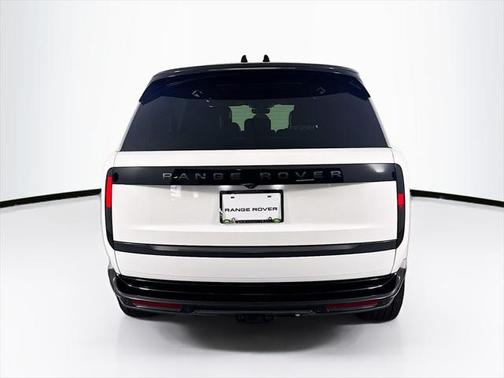 2025 Land Rover Range Rover P400 SE 7 Seat