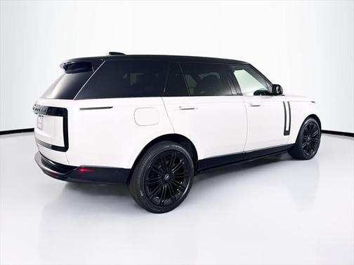 2025 Land Rover Range Rover P400 SE 7 Seat