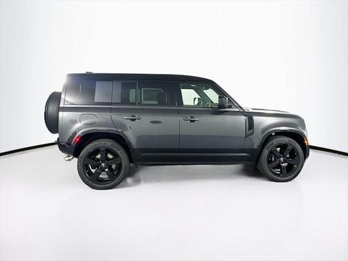 2025 Land Rover Range Rover P400 SE 7 Seat