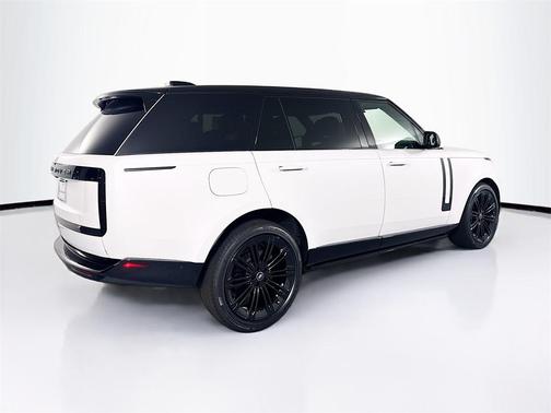2025 Land Rover Range Rover P400 SE 7 Seat