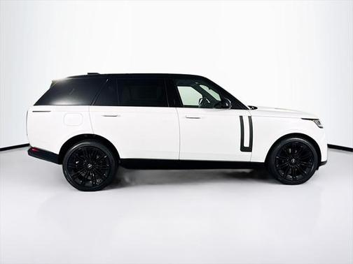 2025 Land Rover Range Rover P400 SE 7 Seat