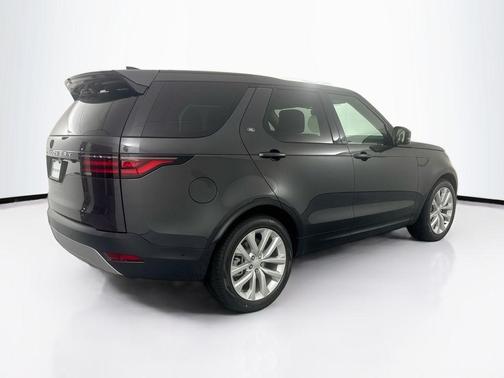 2026 Land Rover Discovery S