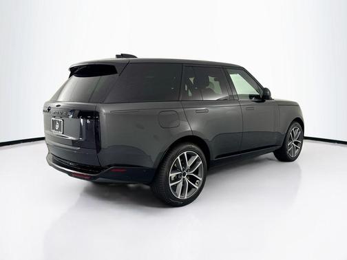 Carpathian Grey Premium Metallic 2026 Land Rover Range Rover P400 SE