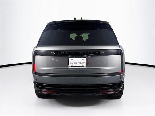 2025 Land Rover Range Rover P400 SE 7 Seat