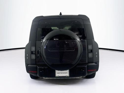 2026 Land Rover Defender P400 X-Dynamic SE