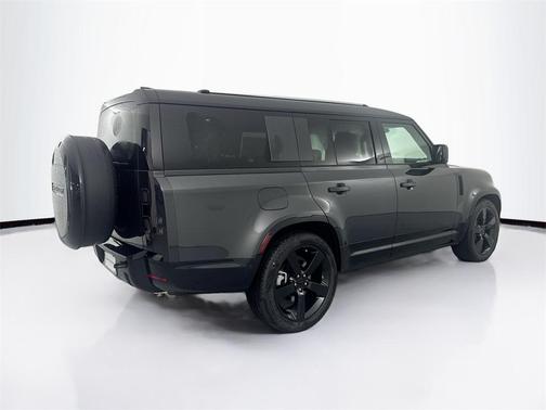 2026 Land Rover Defender P400 X-Dynamic SE
