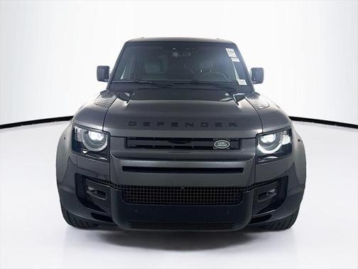 2025 Land Rover Defender 110 P400 X-Dynamic SE