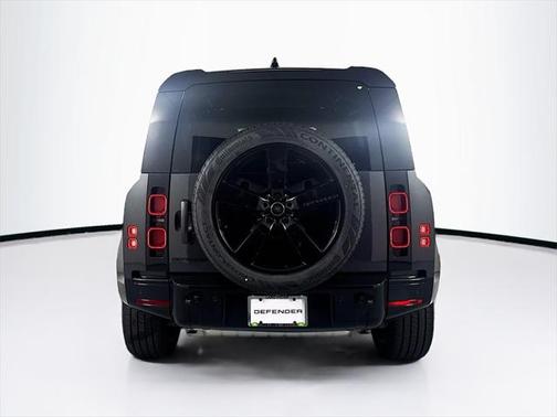 2025 Land Rover Defender 110 P400 X-Dynamic SE