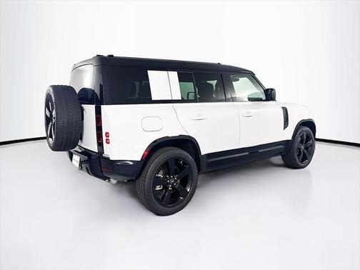 2025 Land Rover Defender 110 P400 X-Dynamic SE
