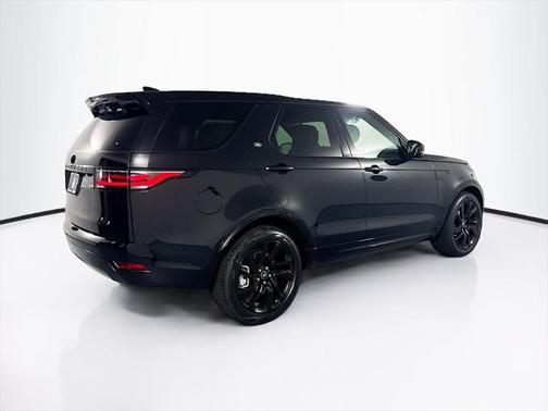 2025 Land Rover Discovery P360 Dynamic SE