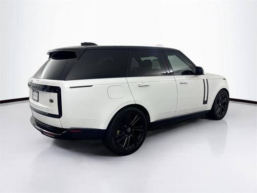 2023 Land Rover Range Rover P530 SE