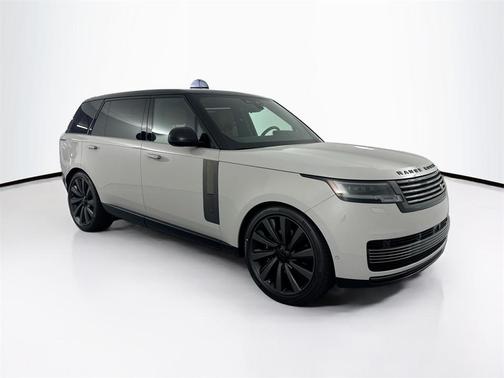 2026 Land Rover Range Rover P615 SV