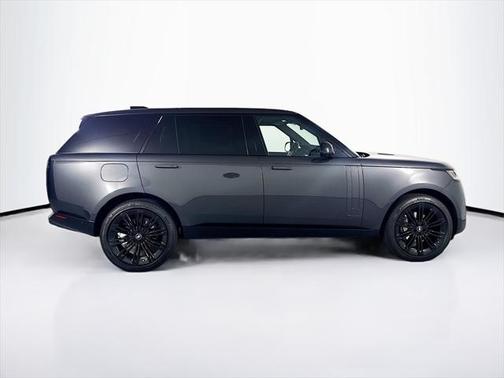 2025 Land Rover Range Rover P400 SE 7 Seat