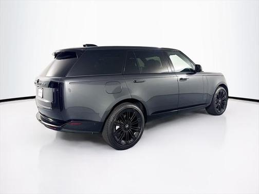 2025 Land Rover Range Rover P400 SE 7 Seat