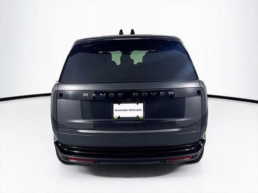 2025 Land Rover Range Rover P400 SE 7 Seat