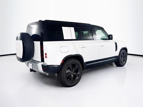 2025 Land Rover Defender 110 P300