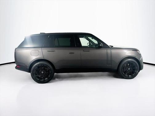 2025 Land Rover Range Rover P530 SE 7 Seat
