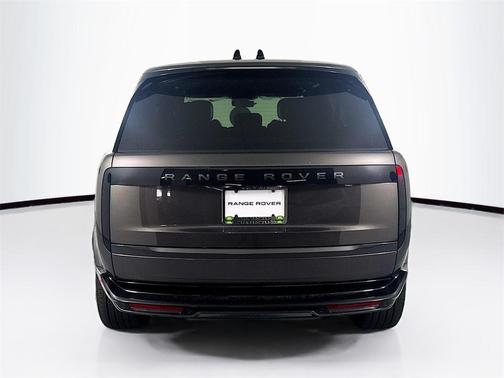 2025 Land Rover Range Rover P530 SE 7 Seat