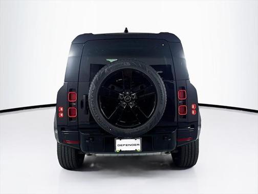 2025 Land Rover Defender 110 P400 X-Dynamic SE