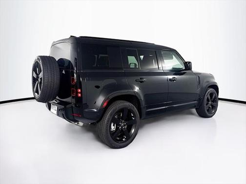2025 Land Rover Defender 110 P400 X-Dynamic SE