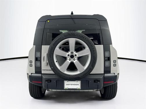 2026 Land Rover Defender P400 X-Dynamic SE