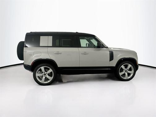 2026 Land Rover Defender P400 X-Dynamic SE