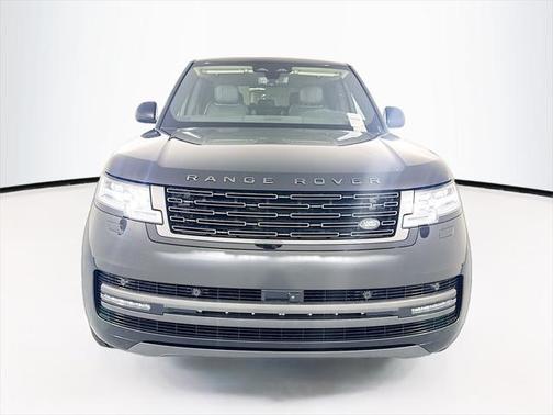 2025 Land Rover Range Rover P400 SE