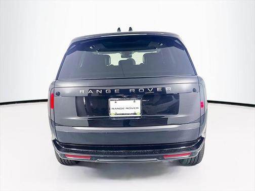 2025 Land Rover Range Rover P400 SE