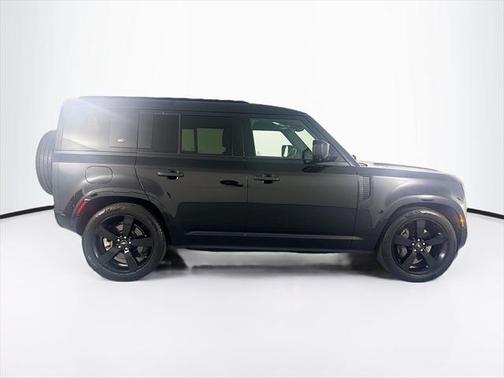 2023 Land Rover Defender 110 X-Dynamic SE