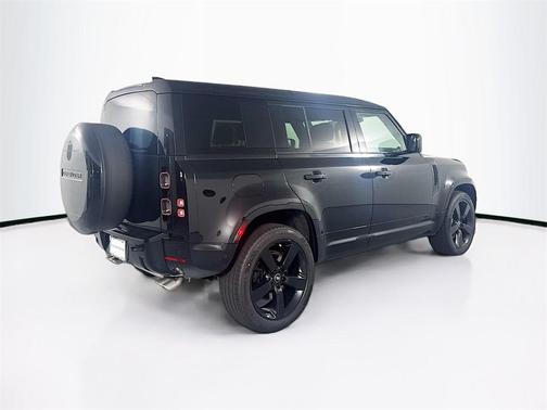 2025 Land Rover Defender 110 V8