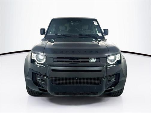 2025 Land Rover Defender 110 V8