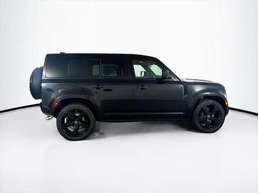 2025 Land Rover Defender 110 V8