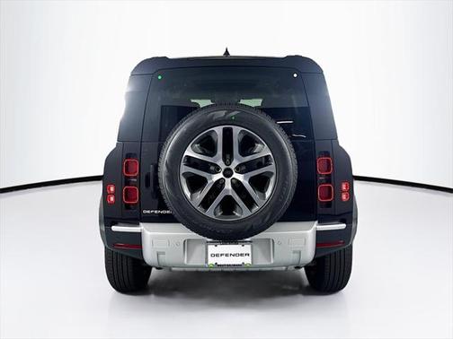 2025 Land Rover Defender 110 P300