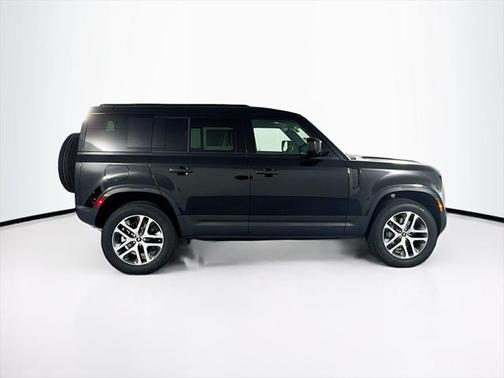 2025 Land Rover Defender 110 P300