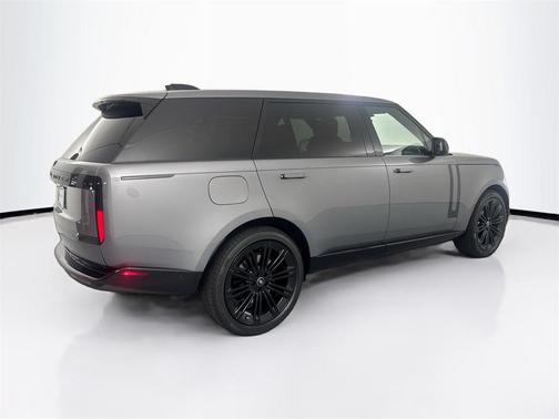 2025 Land Rover Range Rover P530 SE 7 Seat