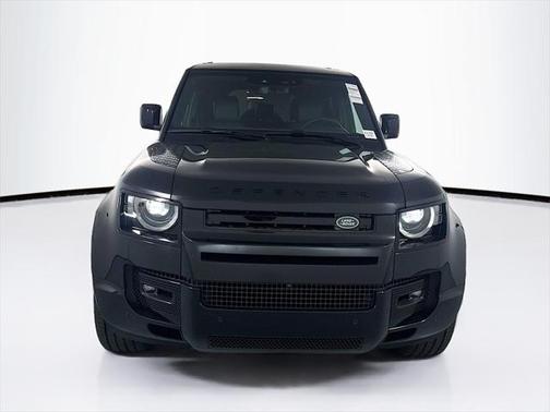 2025 Land Rover Defender 110 P400 X-Dynamic SE
