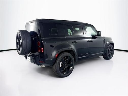 2025 Land Rover Defender 110 P400 X-Dynamic SE