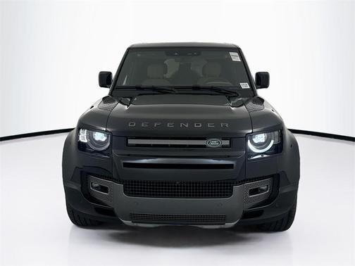 2025 Land Rover Defender V8