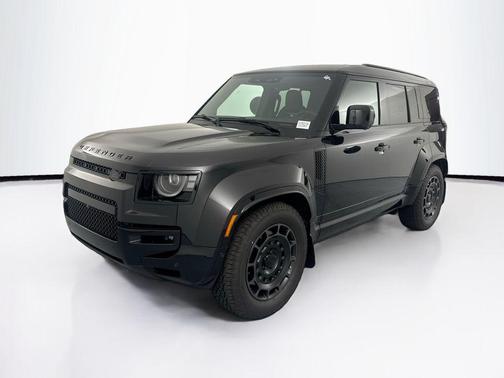 2026 Land Rover Defender P635 OCTA Black