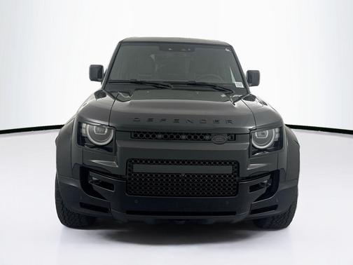 2026 Land Rover Defender P635 OCTA Black